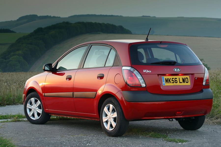  Kia Rio Hatchback 2005 года  (UK) (фото 16 из 32)